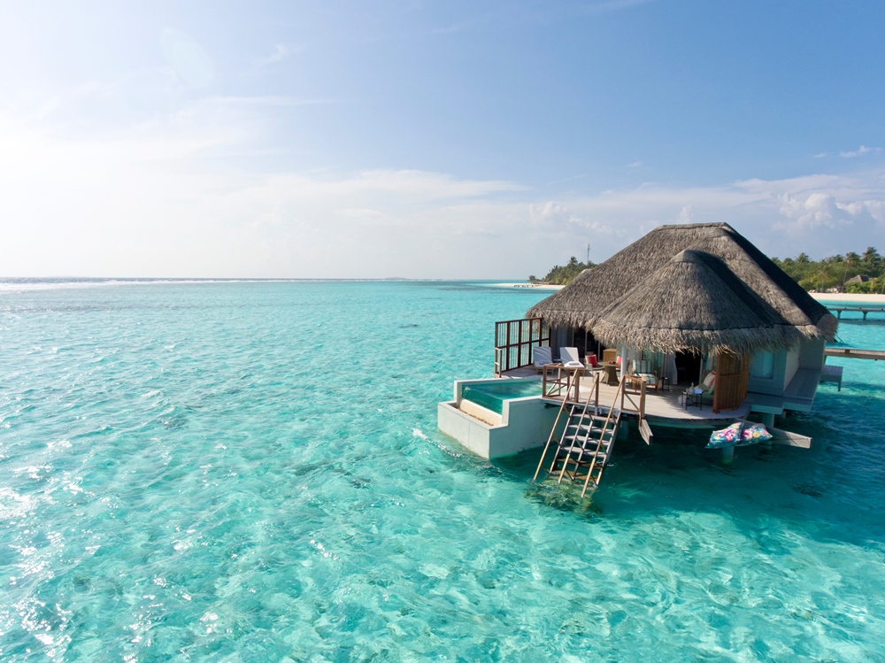 content/hotel/Kanuhura/Accommondation/Grand Water Pool Villa Sunrise/Kanuhura-Acc-GrandWaterVillaPool-10.jpg